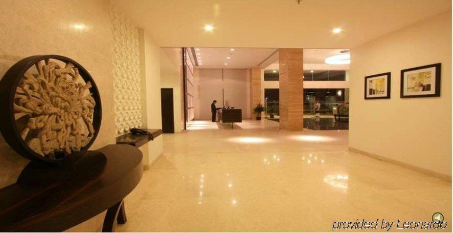 Radha Regent Electronic City Kammasandra Інтер'єр фото